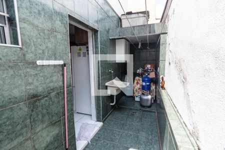 Casa à venda com 150m², 3 quartos e 2 vagas Casa à venda com 150m², 3 quartos e 2 vagasÁrea de serviço 2