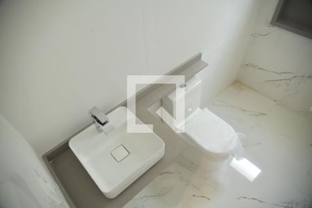 Casa à venda com 253m², 3 quartos e 4 vagasBanheiro da Suíte 3