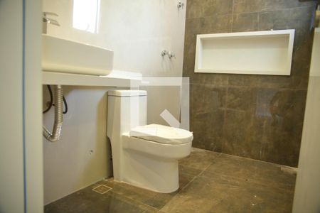 Casa à venda com 253m², 3 quartos e 4 vagasBanheiro da Suíte 1