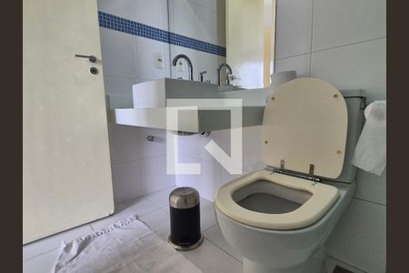 Apartamento à venda com 400m², 5 quartos e 3 vagasBanheiro da Suíte 3