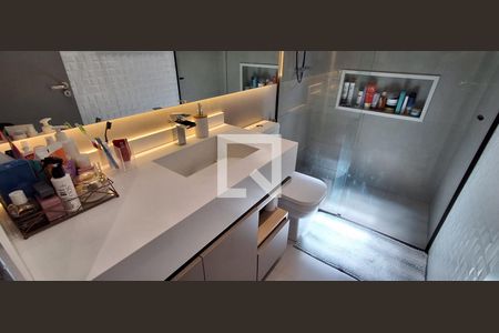 Casa à venda com 180m², 3 quartos e 3 vagasBanheiro da Suíte