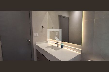 Casa à venda com 180m², 3 quartos e 3 vagasBanheiro da Suíte