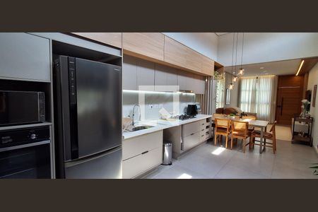 Casa à venda com 180m², 3 quartos e 3 vagasCozinha