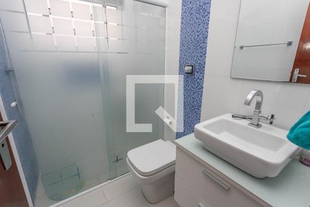 Casa à venda com 249m², 4 quartos e 3 vagas Casa à venda com 249m², 4 quartos e 3 vagasBanheiro social