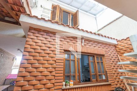 Casa à venda com 249m², 4 quartos e 3 vagas Casa à venda com 249m², 4 quartos e 3 vagasÁrea externa