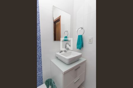 Casa à venda com 249m², 4 quartos e 3 vagas Casa à venda com 249m², 4 quartos e 3 vagasBanheiro social