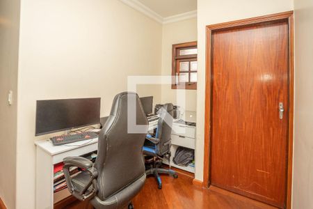 Casa à venda com 249m², 4 quartos e 3 vagas Casa à venda com 249m², 4 quartos e 3 vagasEscritório