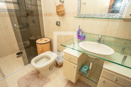 Casa à venda com 249m², 4 quartos e 3 vagas Casa à venda com 249m², 4 quartos e 3 vagasBanheiro da suíte