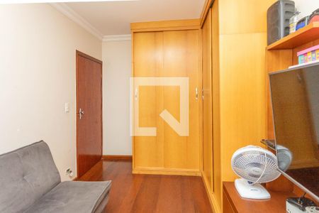 Casa à venda com 249m², 4 quartos e 3 vagas Casa à venda com 249m², 4 quartos e 3 vagasQuarto 3