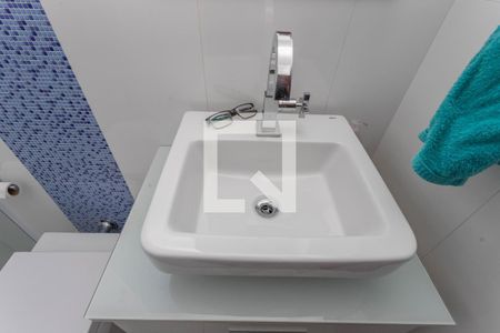 Casa à venda com 249m², 4 quartos e 3 vagas Casa à venda com 249m², 4 quartos e 3 vagasBanheiro social