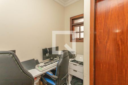 Casa à venda com 249m², 4 quartos e 3 vagas Casa à venda com 249m², 4 quartos e 3 vagasEscritório