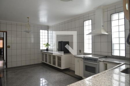 Casa à venda com 230m², 3 quartos e 3 vagasCozinha