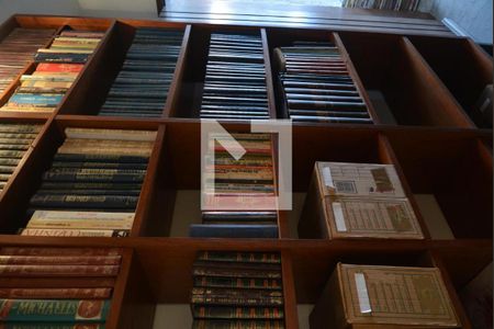 Casa à venda com 230m², 3 quartos e 3 vagasBiblioteca