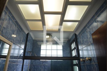 Casa à venda com 230m², 3 quartos e 3 vagasBanheiro da Suíte