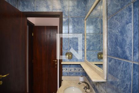 Casa à venda com 230m², 3 quartos e 3 vagasBanheiro da Suíte