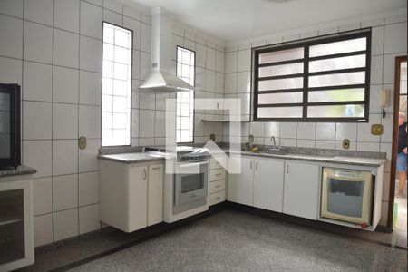Casa à venda com 230m², 3 quartos e 3 vagasCozinha