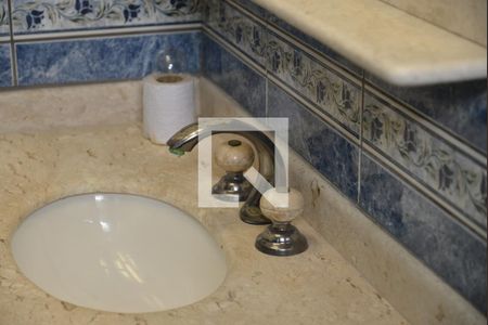 Casa à venda com 230m², 3 quartos e 3 vagasBanheiro da Suíte