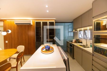Apartamento à venda com 135m², 3 quartos e 2 vagasCozinha