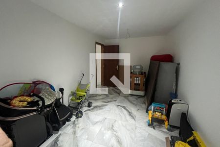 Casa à venda com 1100m², 8 quartos e 3 vagas Casa à venda com 1100m², 8 quartos e 3 vagasEscritório