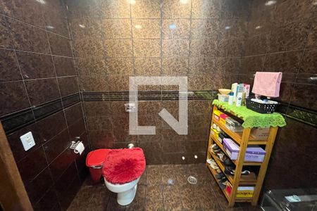 Casa à venda com 1100m², 8 quartos e 3 vagas Casa à venda com 1100m², 8 quartos e 3 vagasBanheiro do Quarto 2