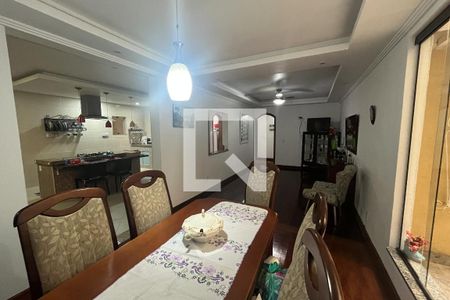 Casa à venda com 1100m², 8 quartos e 3 vagas Casa à venda com 1100m², 8 quartos e 3 vagasCopa