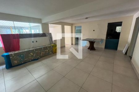 Casa à venda com 1100m², 8 quartos e 3 vagas Casa à venda com 1100m², 8 quartos e 3 vagasSala de Jogos