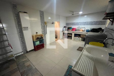 Casa à venda com 1100m², 8 quartos e 3 vagas Casa à venda com 1100m², 8 quartos e 3 vagasÁrea de Serviço