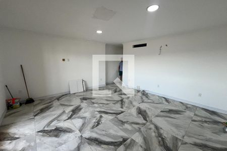 Casa à venda com 1100m², 8 quartos e 3 vagas Casa à venda com 1100m², 8 quartos e 3 vagasQuarto 6