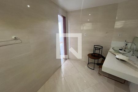 Casa à venda com 1100m², 8 quartos e 3 vagas Casa à venda com 1100m², 8 quartos e 3 vagasBanheiro 2