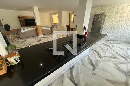 Casa à venda com 1100m², 8 quartos e 3 vagas Casa à venda com 1100m², 8 quartos e 3 vagasCozinha 3