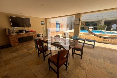 Casa à venda com 1100m², 8 quartos e 3 vagas Casa à venda com 1100m², 8 quartos e 3 vagasChurrasqueira