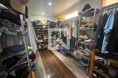 Casa à venda com 1100m², 8 quartos e 3 vagas Casa à venda com 1100m², 8 quartos e 3 vagasCloset do Quarto 1