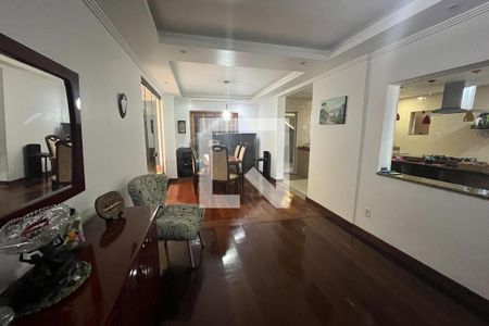 Casa à venda com 1100m², 8 quartos e 3 vagas Casa à venda com 1100m², 8 quartos e 3 vagasCopa