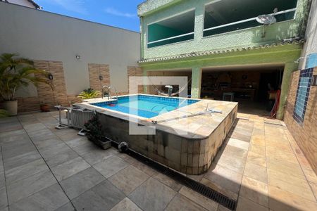 Casa à venda com 1100m², 8 quartos e 3 vagas Casa à venda com 1100m², 8 quartos e 3 vagasPiscina