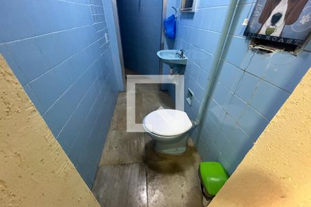 Casa à venda com 1100m², 8 quartos e 3 vagas Casa à venda com 1100m², 8 quartos e 3 vagasBanheiro 4