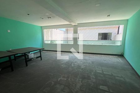 Casa à venda com 1100m², 8 quartos e 3 vagas Casa à venda com 1100m², 8 quartos e 3 vagasTerraço