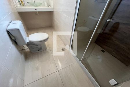 Casa à venda com 1100m², 8 quartos e 3 vagas Casa à venda com 1100m², 8 quartos e 3 vagasBanheiro 1