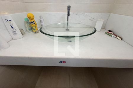 Casa à venda com 1100m², 8 quartos e 3 vagas Casa à venda com 1100m², 8 quartos e 3 vagasBanheiro 1