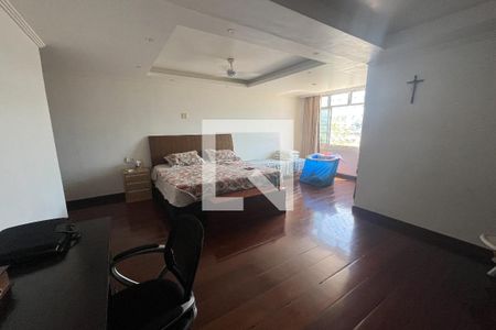 Casa à venda com 1100m², 8 quartos e 3 vagas Casa à venda com 1100m², 8 quartos e 3 vagasQuarto 1