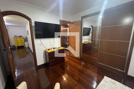 Casa à venda com 1100m², 8 quartos e 3 vagas Casa à venda com 1100m², 8 quartos e 3 vagasQuarto 2