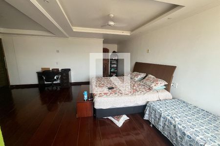 Casa à venda com 1100m², 8 quartos e 3 vagas Casa à venda com 1100m², 8 quartos e 3 vagasQuarto 1