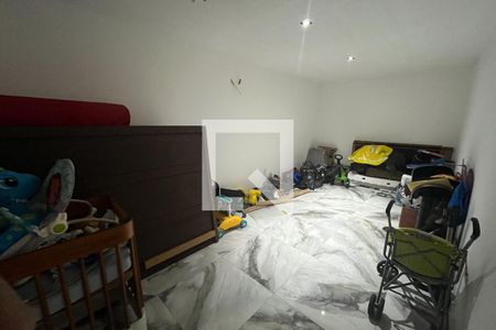 Casa à venda com 1100m², 8 quartos e 3 vagas Casa à venda com 1100m², 8 quartos e 3 vagasEscritório