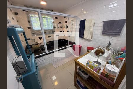 Casa à venda com 160m², 3 quartos e 1 vaga Casa à venda com 160m², 3 quartos e 1 vagaBanheiro