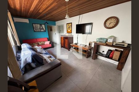 Sala de casa à venda com 3 quartos, 160m² em Jardim Itu, Porto Alegre