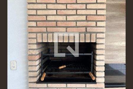 Apartamento à venda com 242m², 4 quartos e 3 vagas Apartamento à venda com 242m², 4 quartos e 3 vagasVaranda gourmet