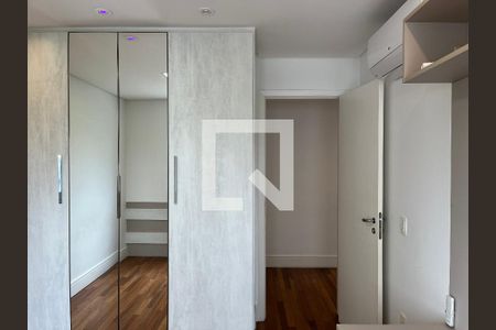 Apartamento à venda com 242m², 4 quartos e 3 vagas Apartamento à venda com 242m², 4 quartos e 3 vagasSuíte 1