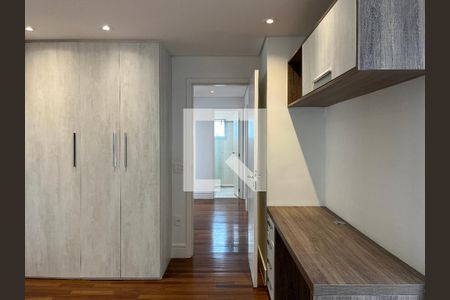 Apartamento à venda com 242m², 4 quartos e 3 vagas Apartamento à venda com 242m², 4 quartos e 3 vagasSuíte 2