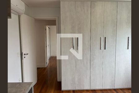 Apartamento à venda com 242m², 4 quartos e 3 vagas Apartamento à venda com 242m², 4 quartos e 3 vagasQuarto 2