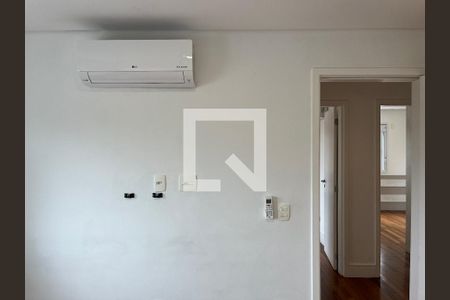 Apartamento à venda com 242m², 4 quartos e 3 vagas Apartamento à venda com 242m², 4 quartos e 3 vagasQuarto 1