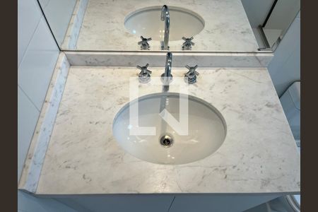 Apartamento à venda com 242m², 4 quartos e 3 vagas Apartamento à venda com 242m², 4 quartos e 3 vagasBanheiro